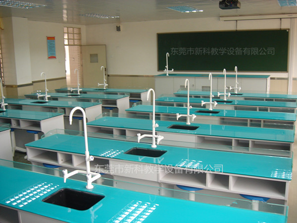 科學(xué)實(shí)驗室（鋼化玻璃）
