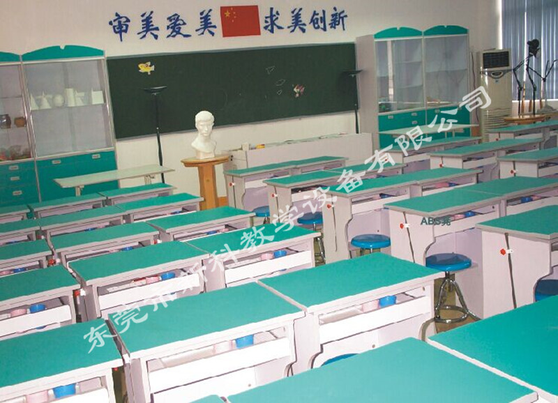 創(chuàng  )意美術(shù)室