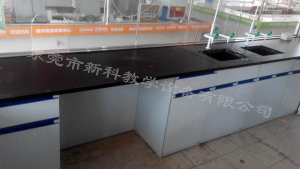 市場(chǎng)農產(chǎn)品快速檢測實(shí)驗室