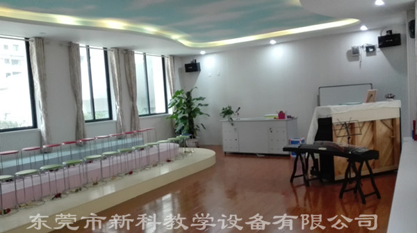 <a href='http://www.sbwkx.cn/chanpin/58-1.html' target='1' style='font-size:18px; font-weight:bold; color:#000000;'>音樂(lè )功能室</a>