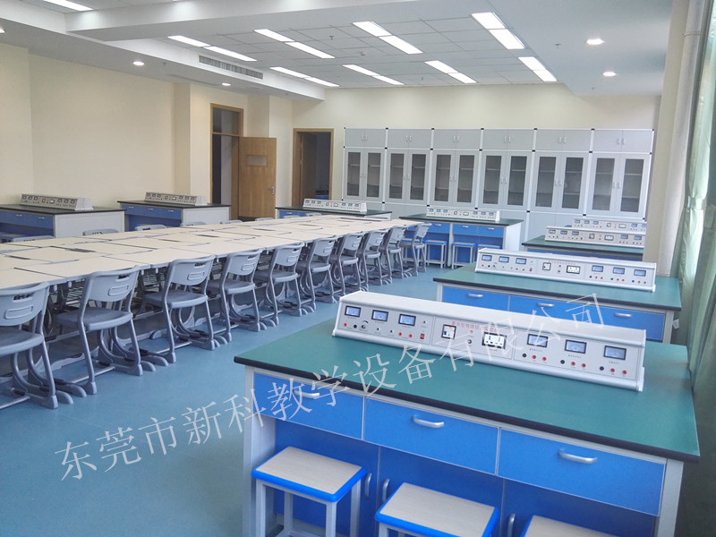 <a href='http://www.sbwkx.cn/' target='1' style='font-size:14px; font-weight:bold; color:#0080ff;'>物理實(shí)驗室</a>教室