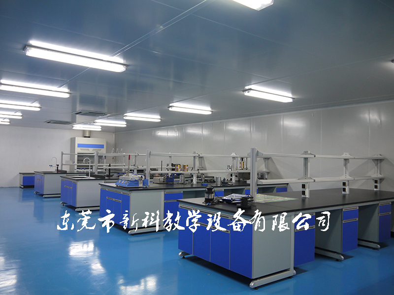 <a href='http://www.sbwkx.cn/products/63-1.html' target='1' style='font-size:18px; font-weight:bold; color:#000000;'>中央實(shí)驗臺</a>案例