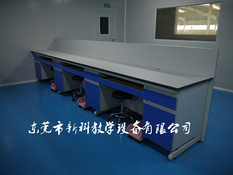 <a href='http://www.sbwkx.cn/products/64-1.html' target='1' style='font-size:18px; font-weight:bold; color:#000000;'>實(shí)驗室邊臺</a>案例